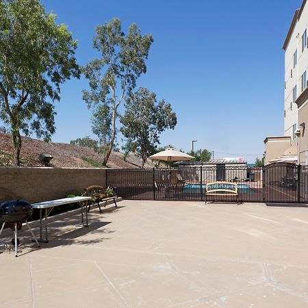 Holiday Inn Express & Suites Bakersfield Central By Ihg Ruang foto