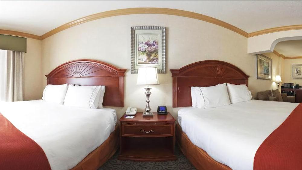 Holiday Inn Express & Suites Bakersfield Central By Ihg Bagian luar foto
