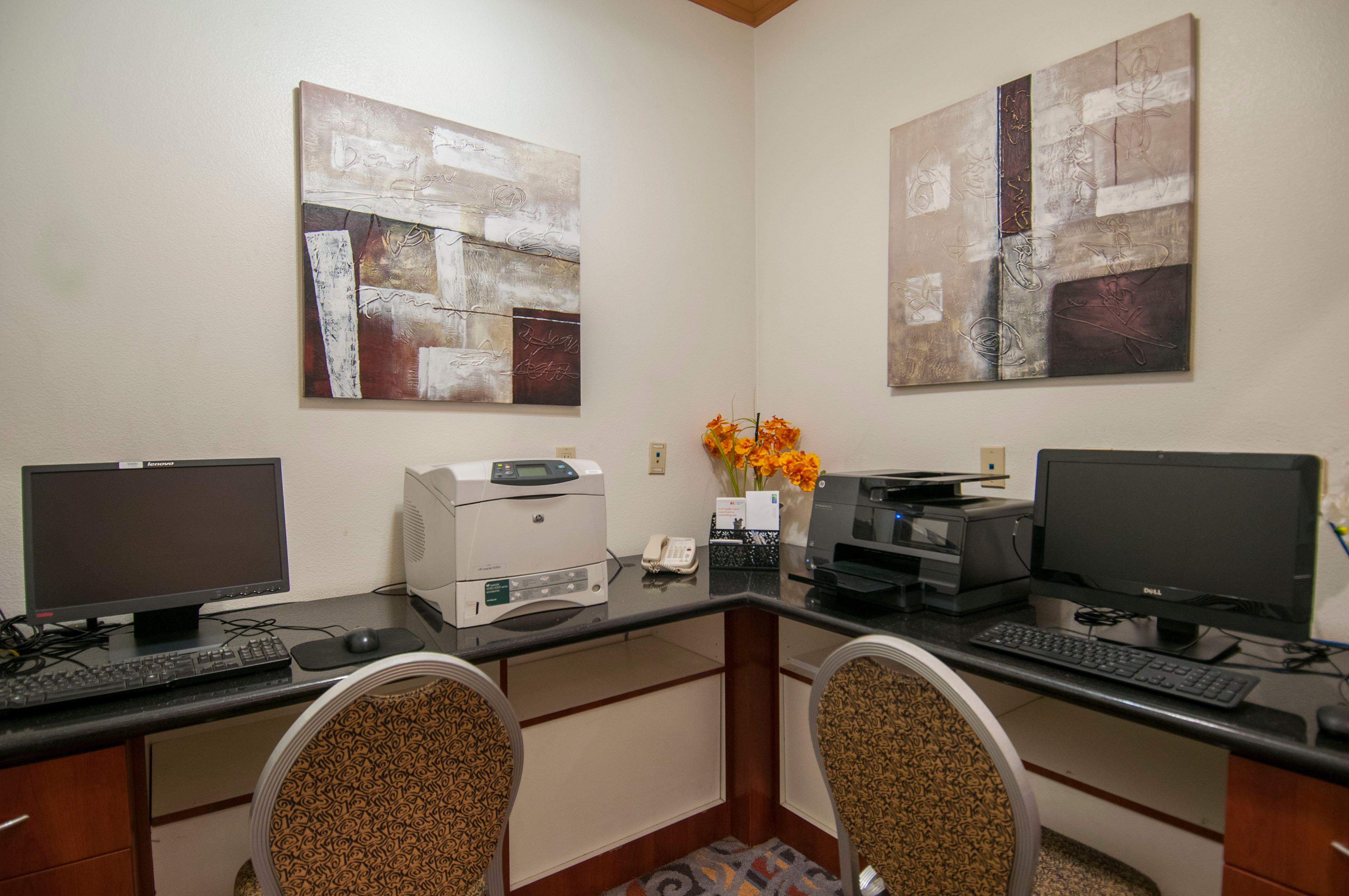 Holiday Inn Express & Suites Bakersfield Central By Ihg Bagian luar foto