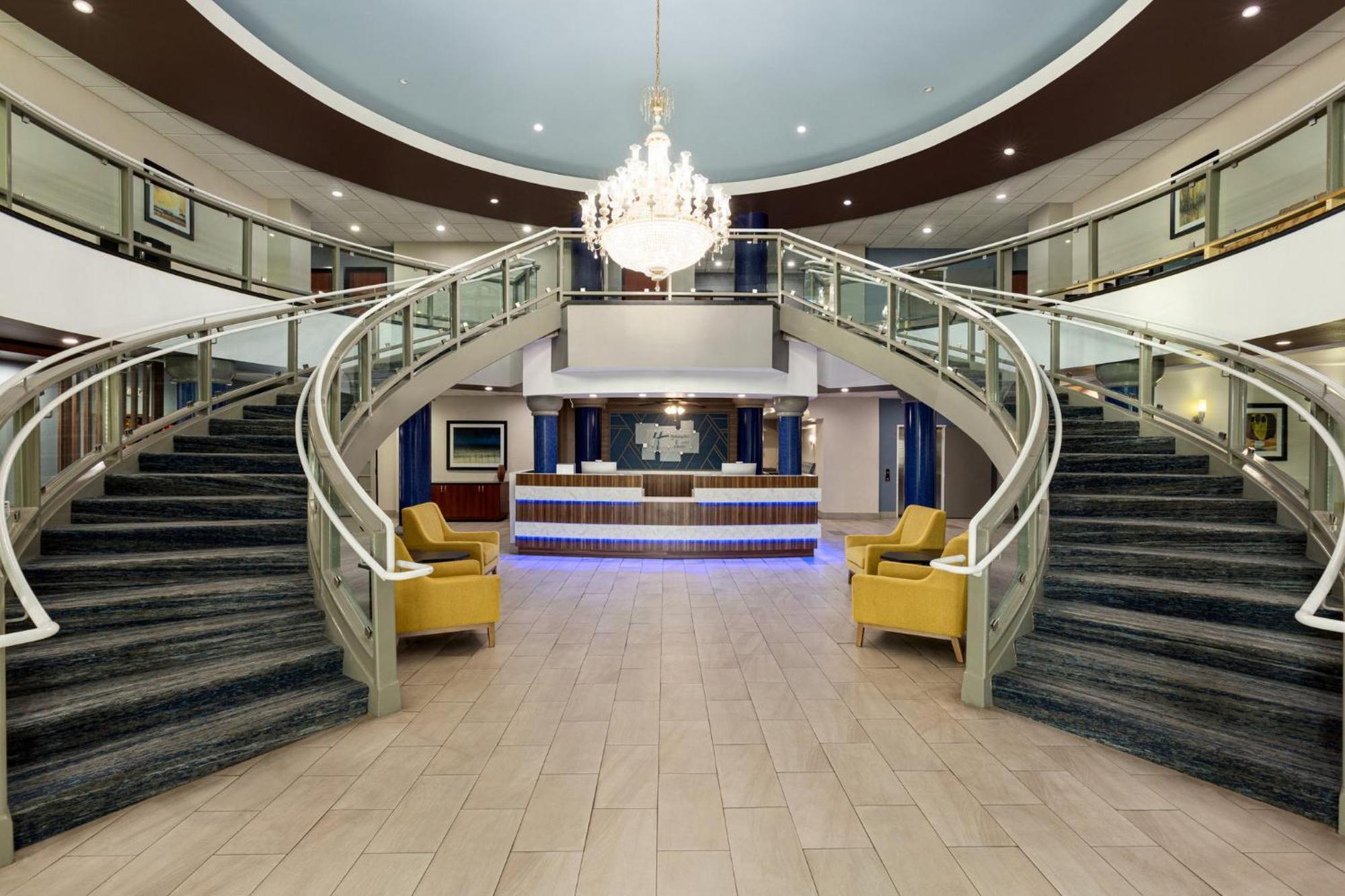 Holiday Inn Express & Suites Bakersfield Central By Ihg Bagian luar foto